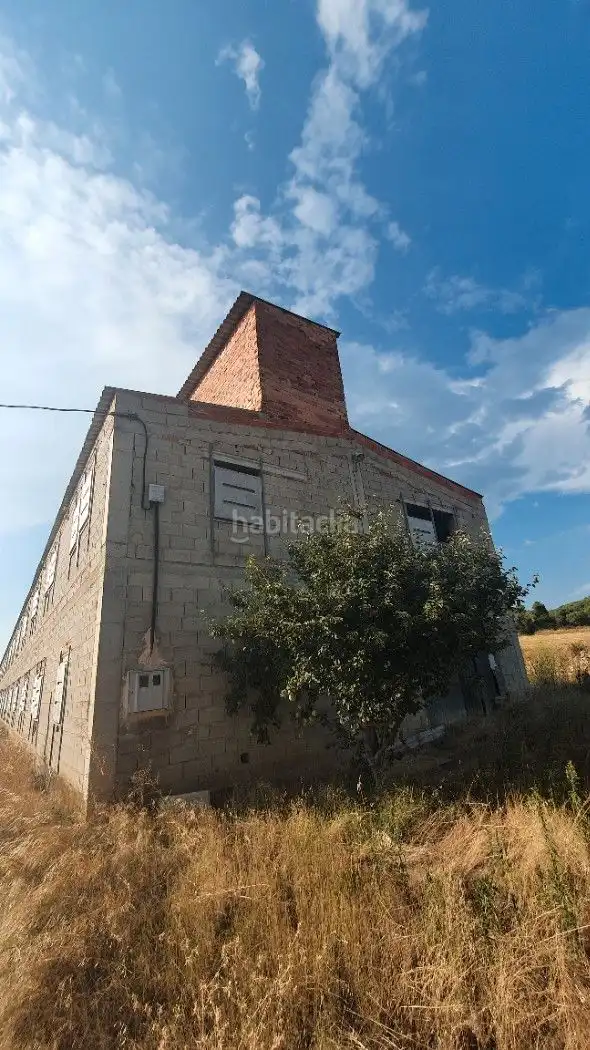 Local comercial en venda a Avenida Maestrazgo 1