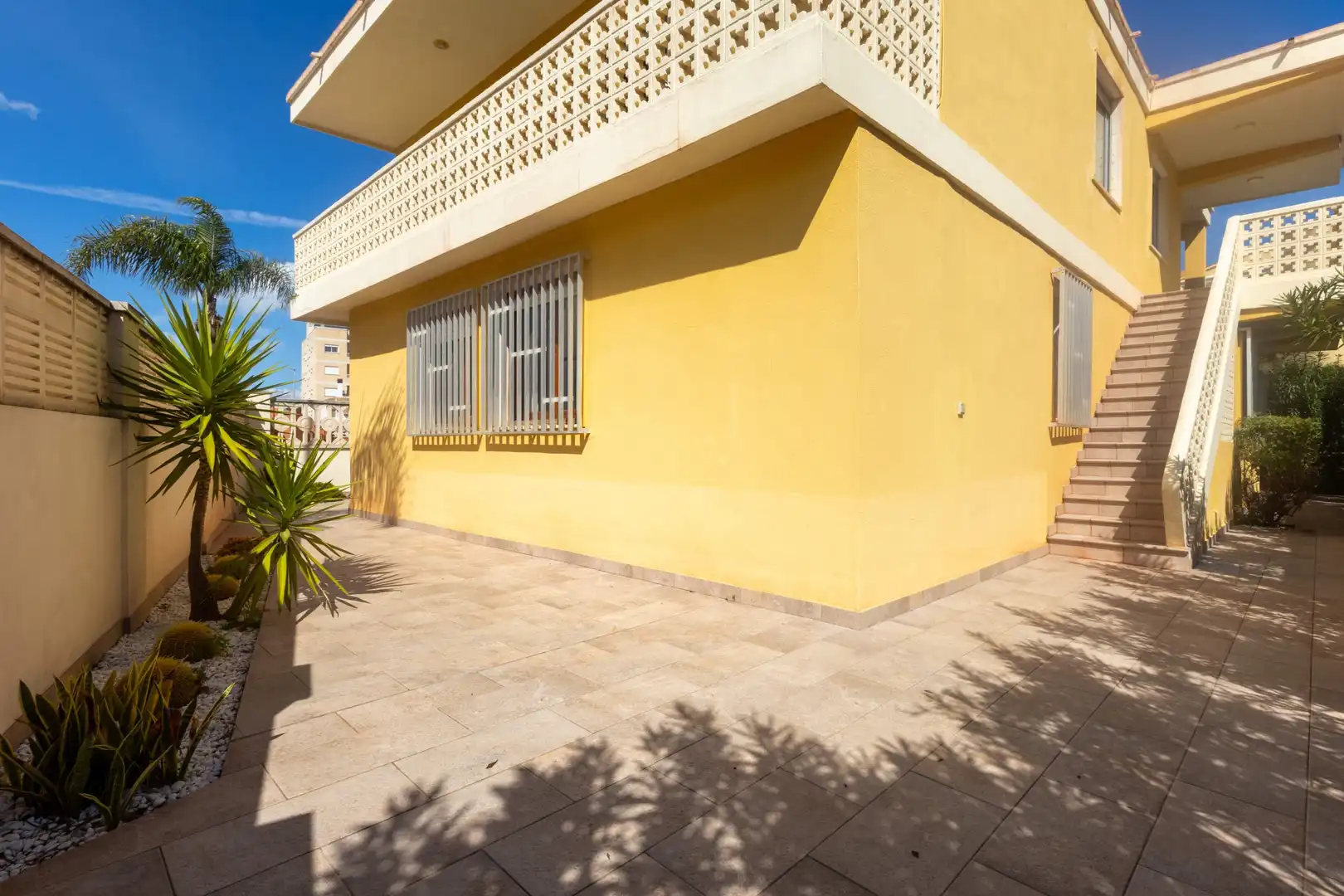 Exterior view of Houses for sale in Gandia  with Air Conditioner, Terrace and Storage room