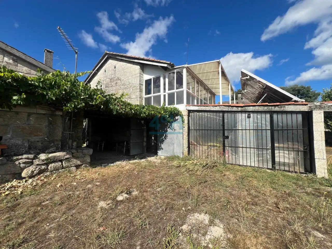 Vista exterior de Casa o xalet en venda en Coles amb Calefacció, Jardí privat i Traster