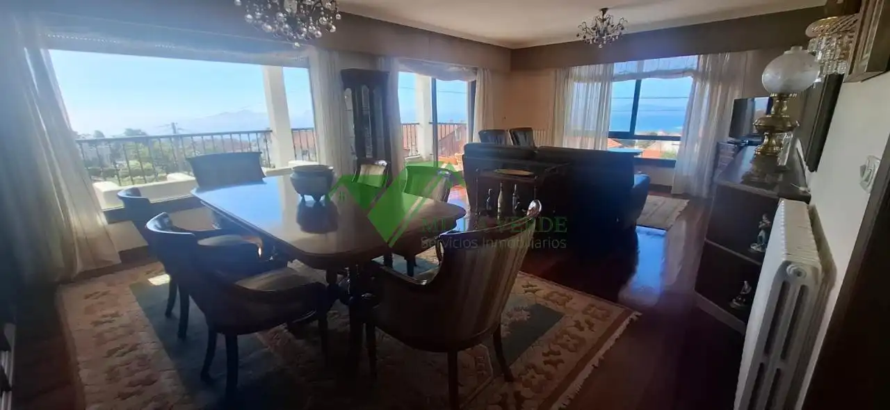 Comedor de Casa o chalet en venta en Vigo  con Calefacción, Terraza y Trastero