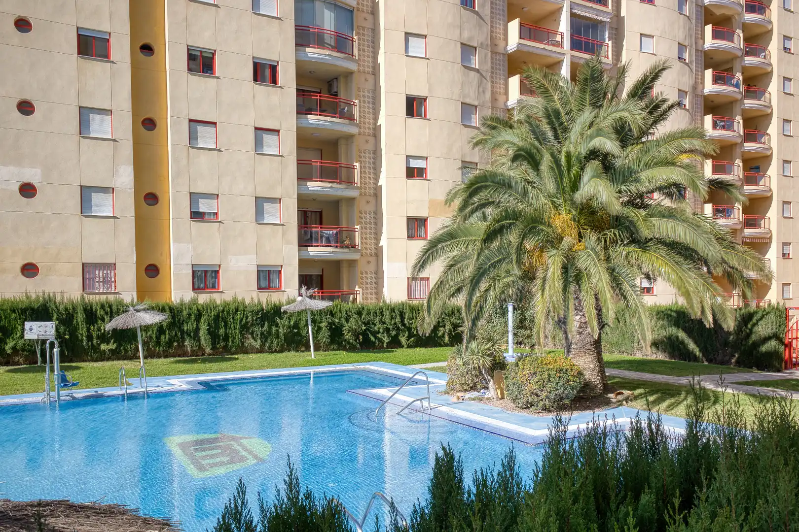 Piscina de Piso en venta en Villajoyosa / La Vila Joiosa con Terraza, Horno y Piscina comunitaria