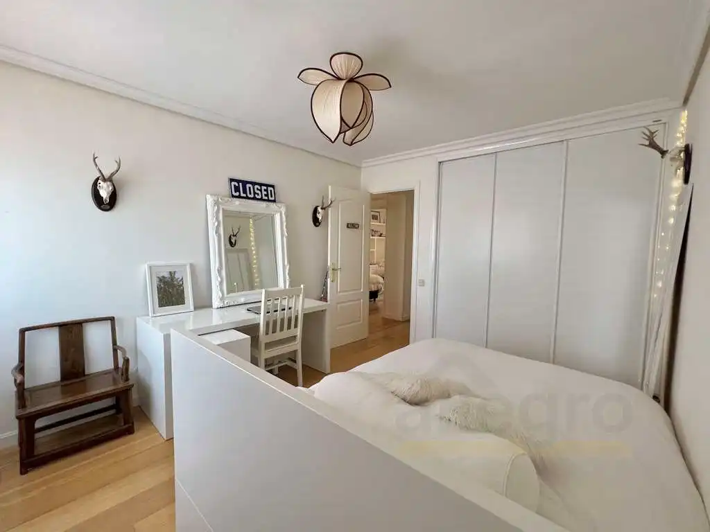 Dormitori de Casa o xalet en venda en Galapagar amb Aire condicionat, Jardí privat i Piscina