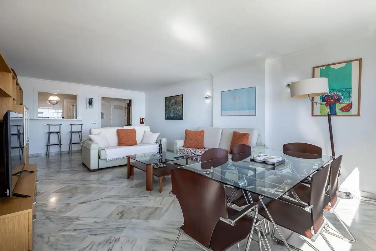 Sala d'estar de Pis en venda en Benalmádena amb Aire condicionat, Terrassa i Traster