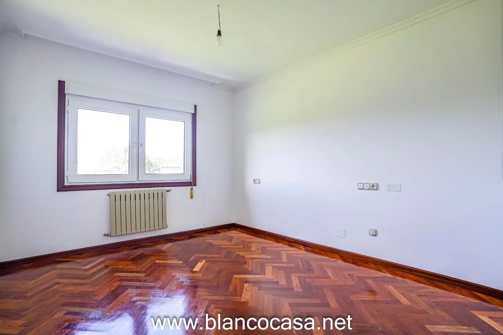 Sala de estar de Casa o chalet en venta en Carballo con Calefacción, Jardín privado y Trastero