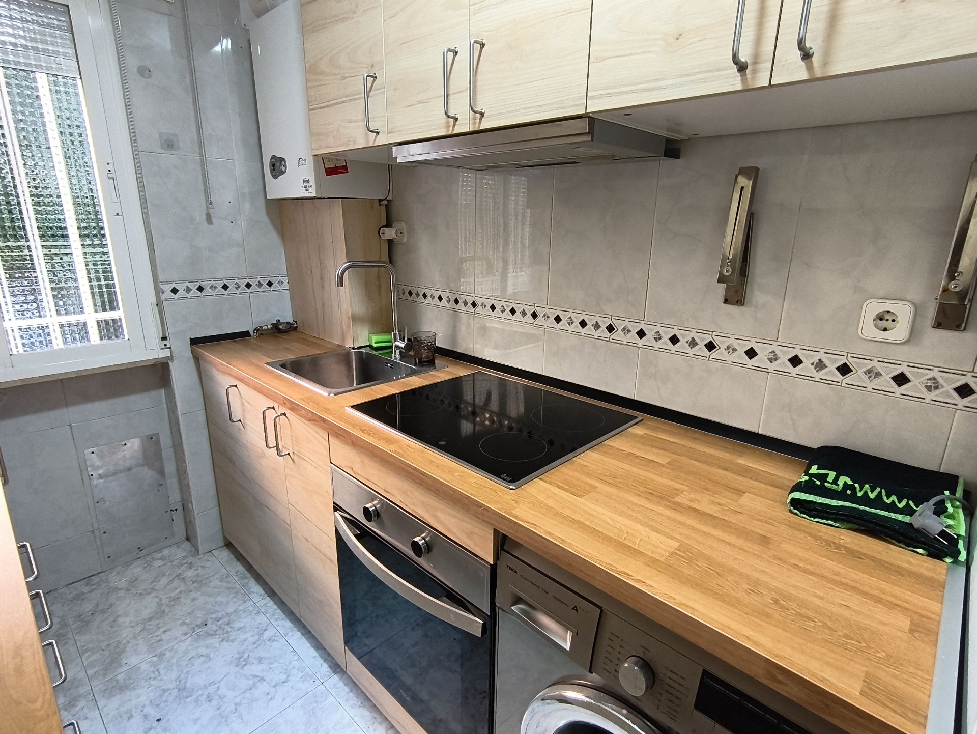 Kitchen of Flat to rent in  Madrid Capital  with Air Conditioner, Heating and Furnished