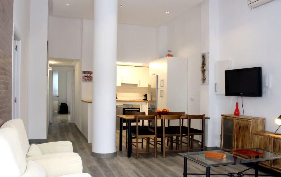 Sala d'estar de Planta baixa de lloguer en  Sevilla Capital amb Aire condicionat i Moblat