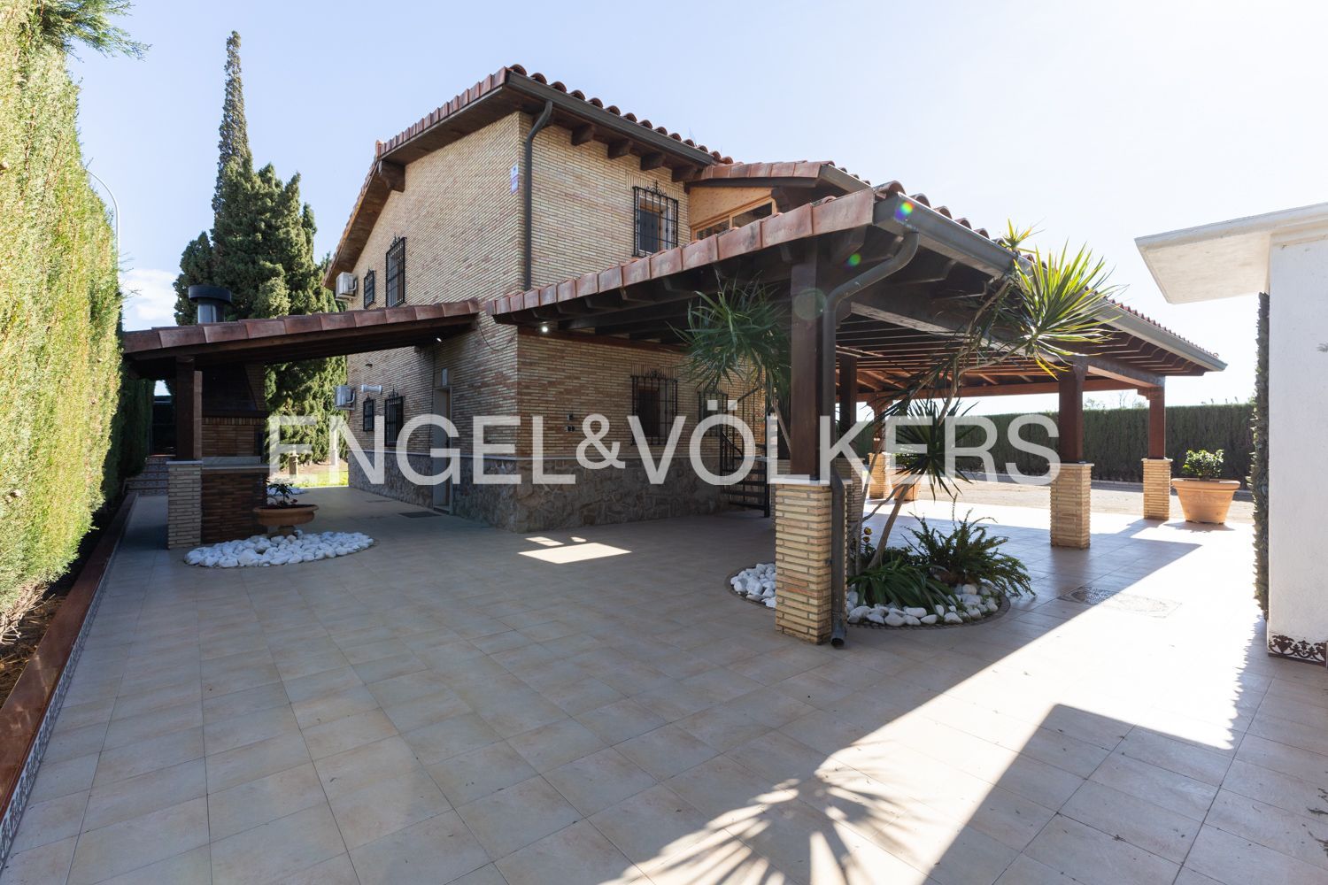 Vista exterior de Casa o xalet en venda en Burriana / Borriana amb Aire condicionat, Calefacció i Jardí privat