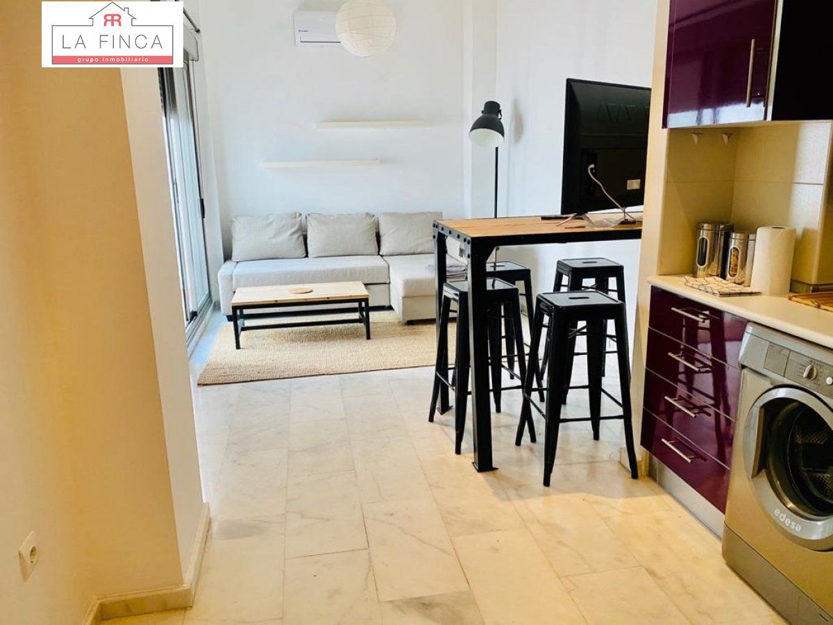 Sala d'estar de Planta baixa en venda en Málaga Capital amb Aire condicionat i Terrassa