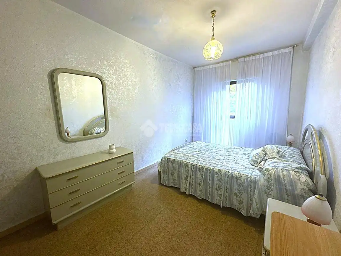 Bedroom of Flat for sale in Madrid