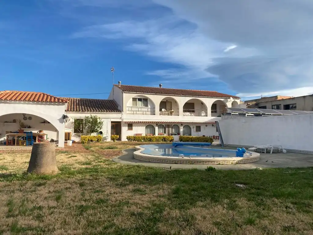 Vista exterior de Casa o xalet en venda en Sant Mateu amb Aire condicionat, Jardí privat i Terrassa