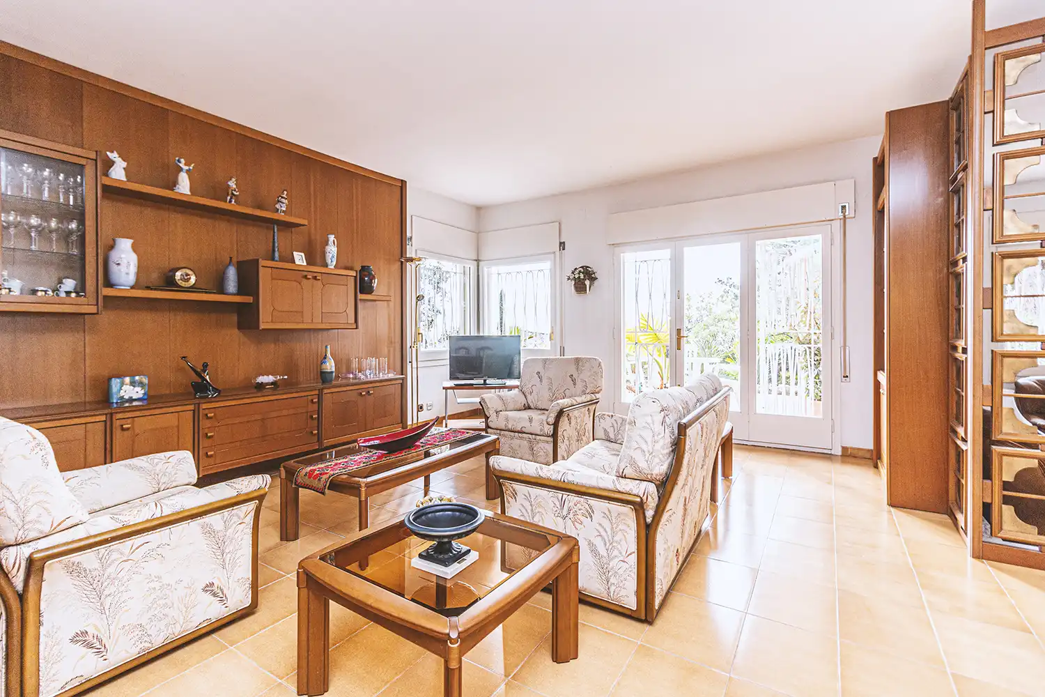 Sala d'estar de Casa o xalet en venda en Sant Pol de Mar amb Calefacció, Jardí privat i Terrassa
