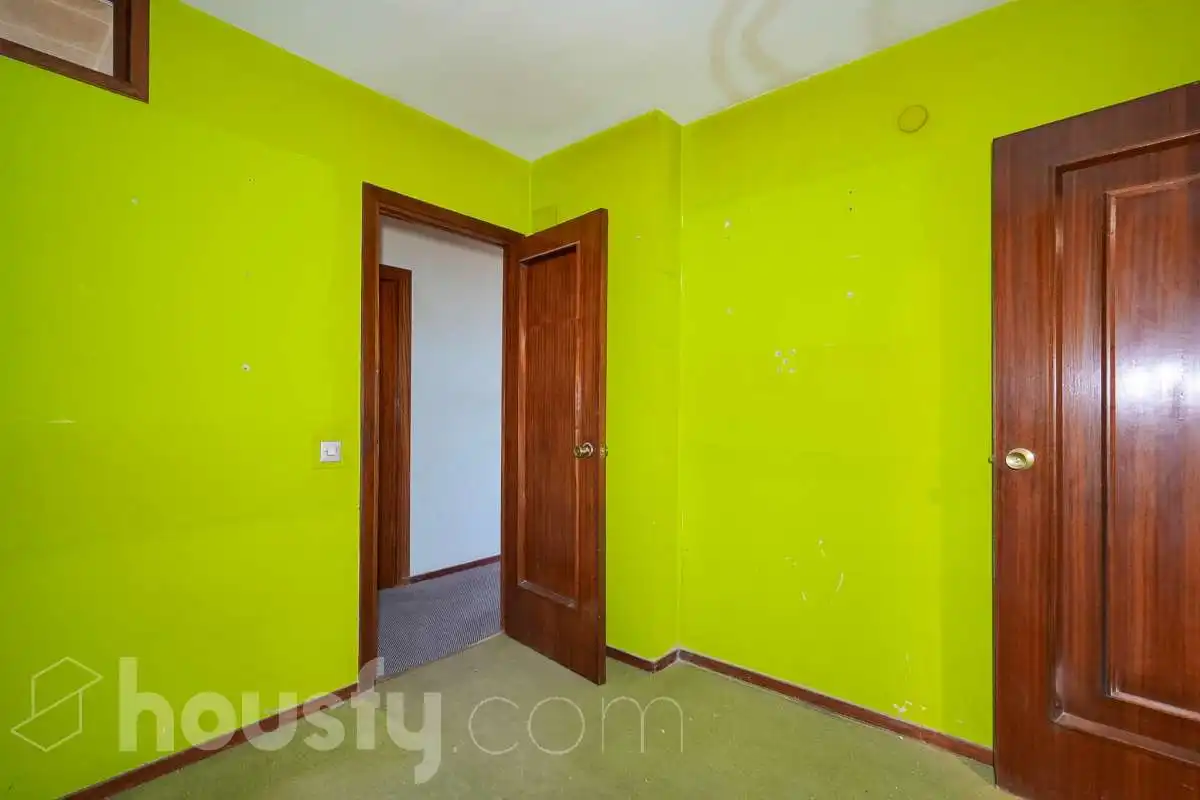 Habitación de Apartamento en venta en Madrid con Calefacción, Terraza y Piscina comunitaria