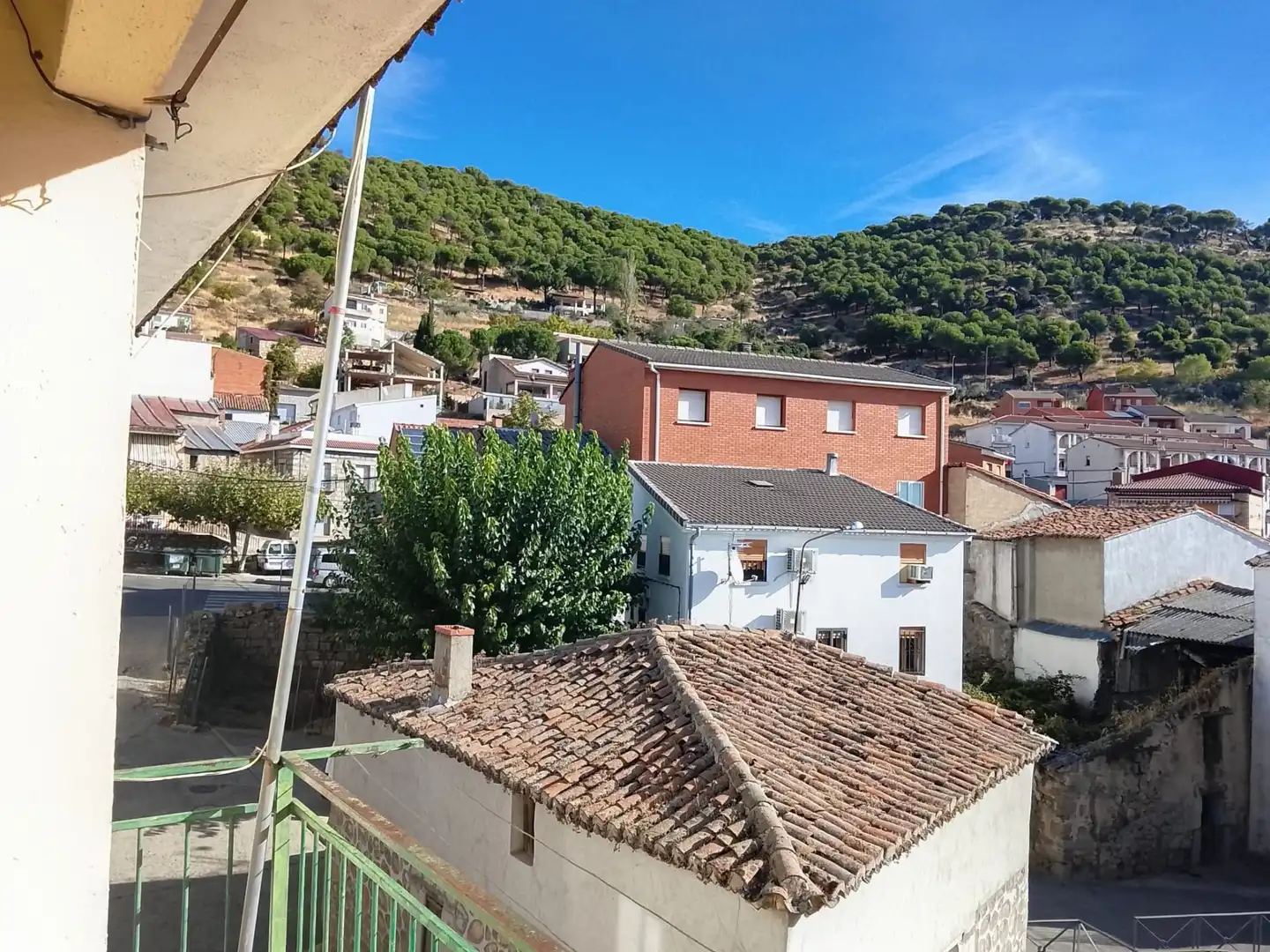 Vista exterior de Pis en venda en El Hoyo de Pinares  amb Terrassa