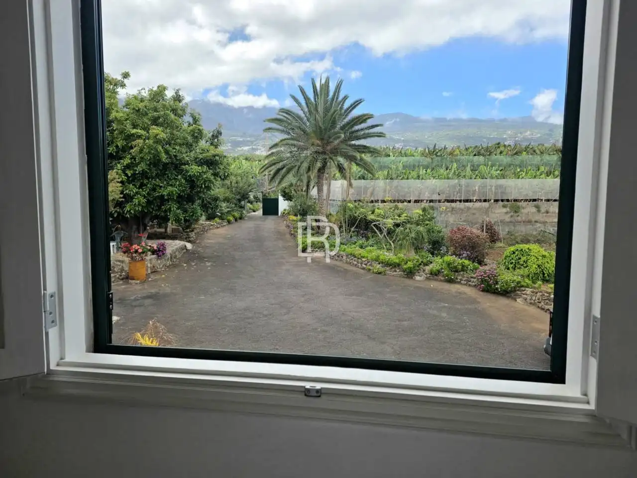 Außenansicht von Wohnung zur Miete in Puerto de la Cruz mit Privatgarten, Terrasse und Möbliert