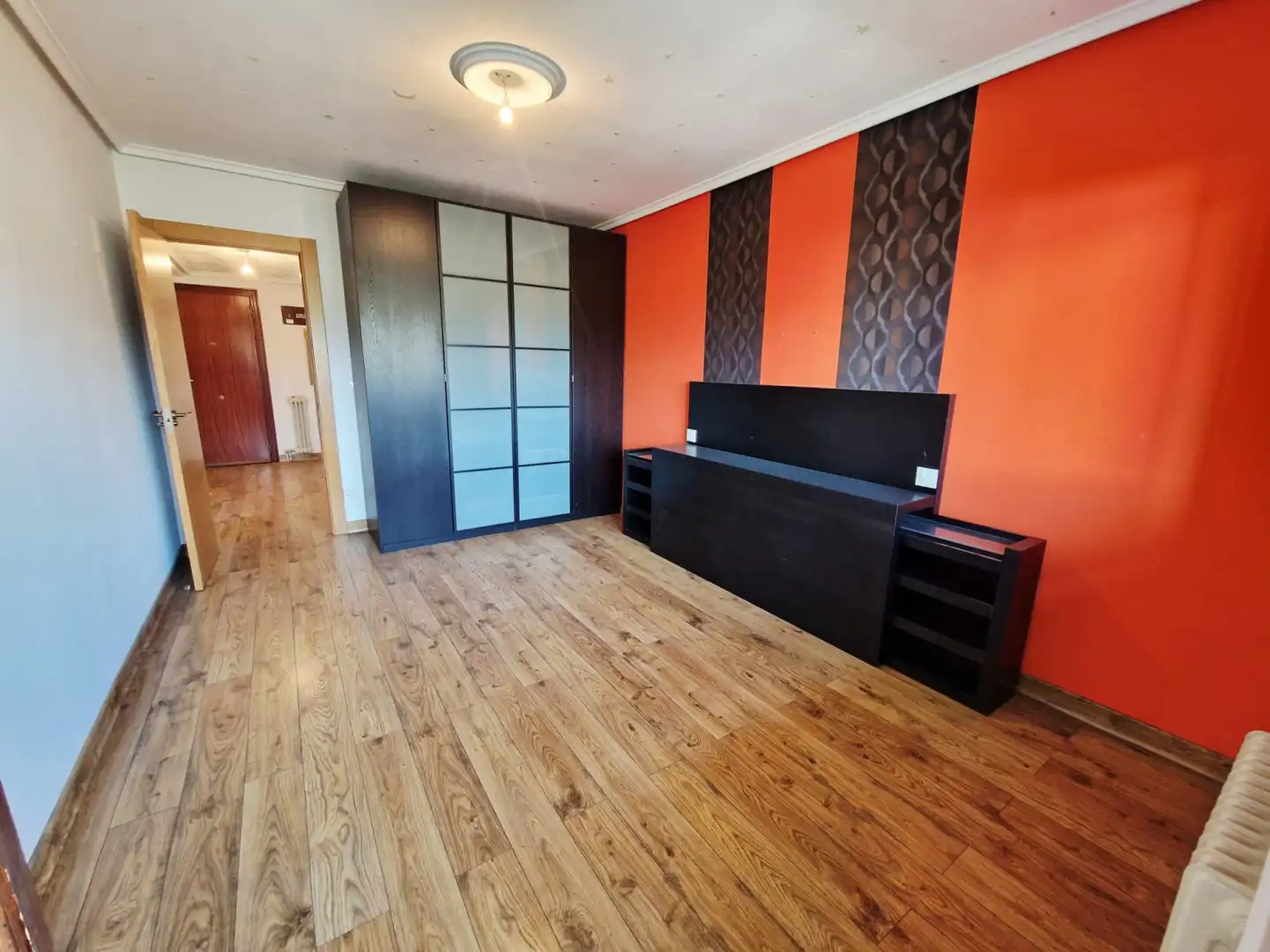 Habitación de Piso en venta en Avilés con Calefacción