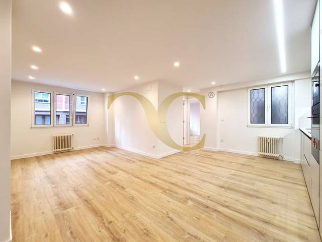 Piso en Venta en Calle Adosinda en Barrio del Centro