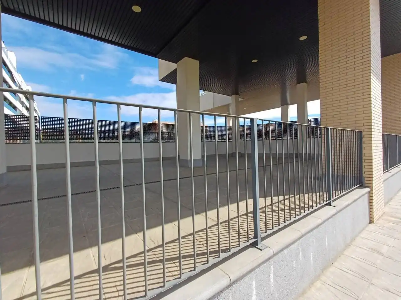 Terrace of Commercial properties for rent in Huelva
