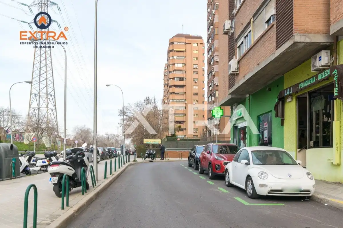 Exterior view of Garage for sale in Madrid
