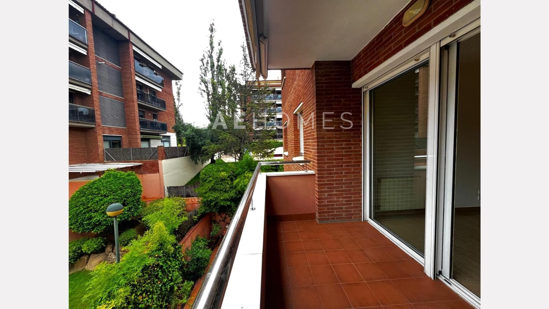 Balcony of Flat to rent in Sant Cugat del Vallès  with Air Conditioner, Heating and Terrace