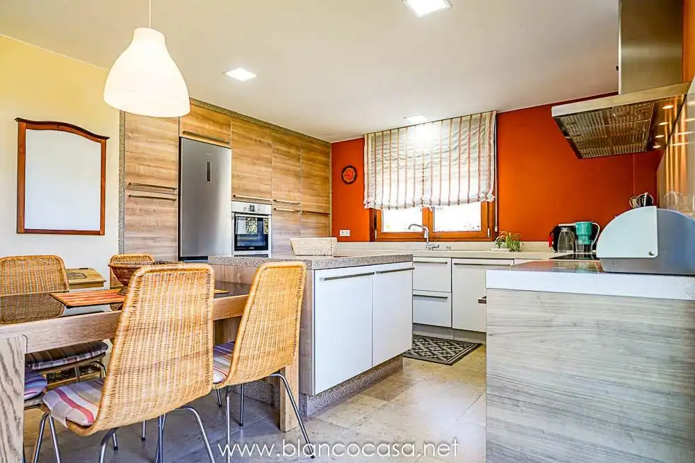 Kitchen of Houses for sale in Carballo  with Heating, Private garden and Storage room