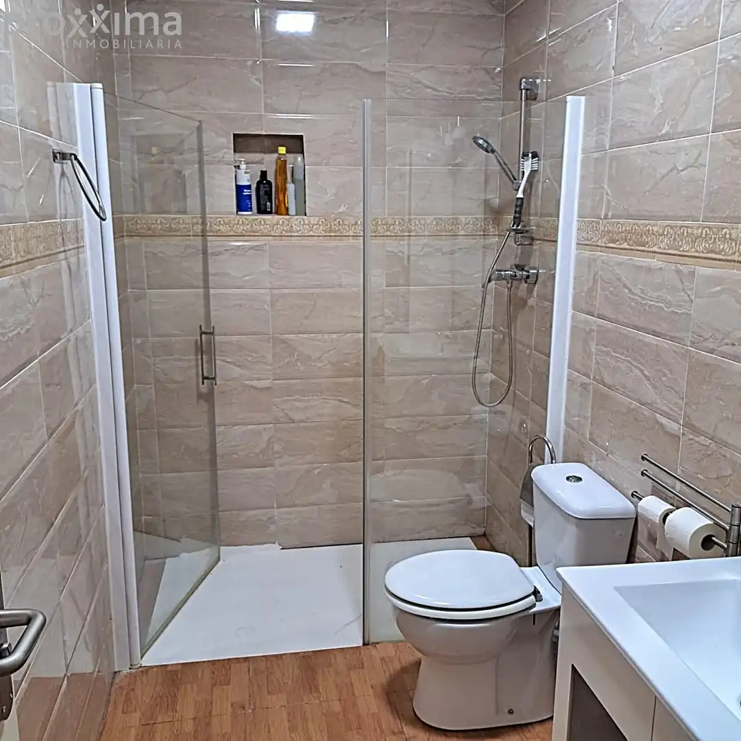 Bathroom of Houses for sale in Alcalá de Guadaira