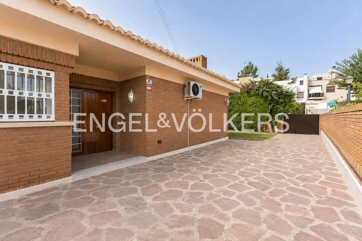 Exterior view of Houses for rent in Rocafort  with Air Conditioner, Heating and Private garden