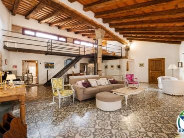 Adosado con balcón en venta en Carrer de Marinada