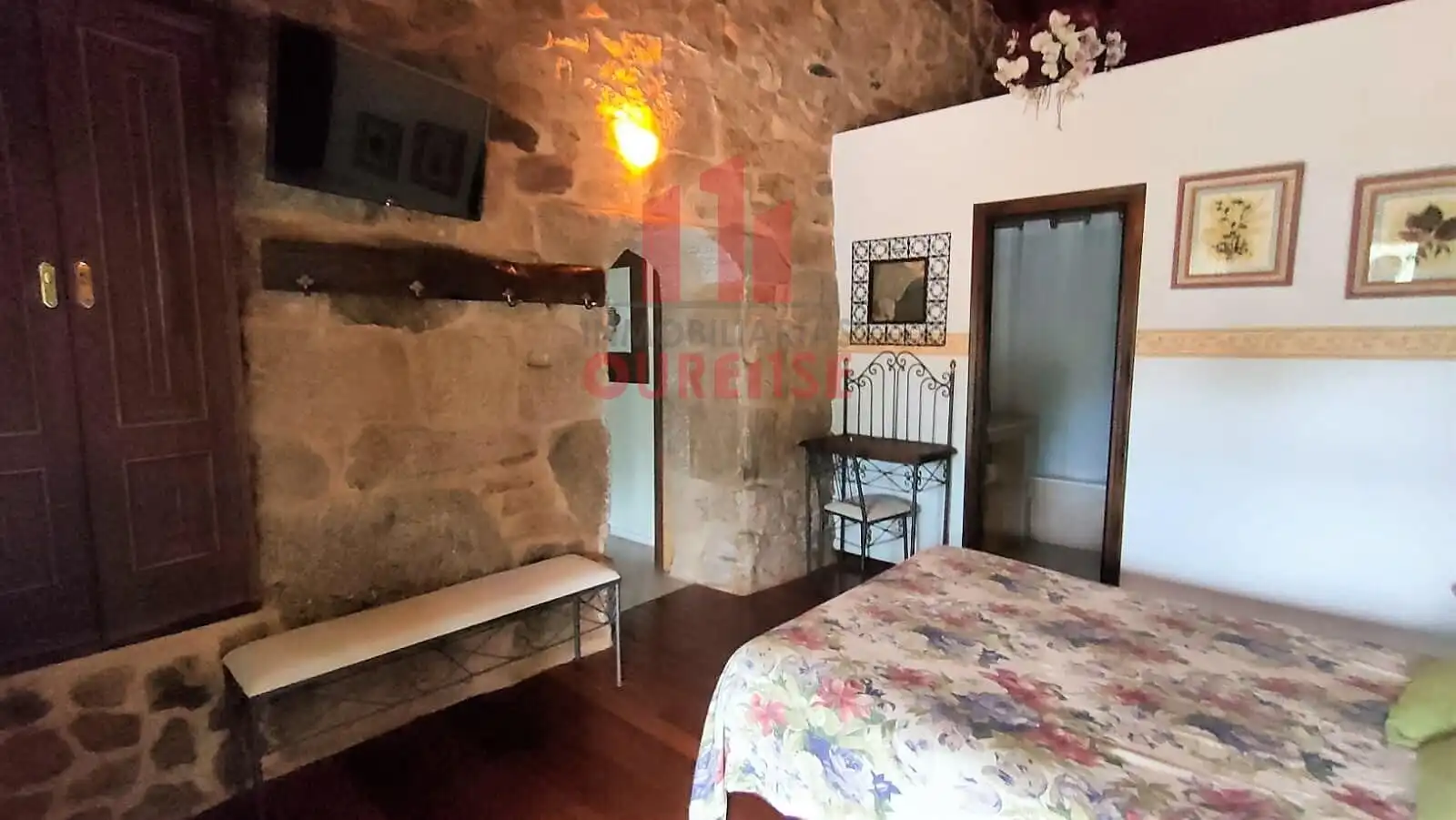 Dormitori de Finca rústica en venda en San Amaro amb Aire condicionat, Calefacció i Jardí privat