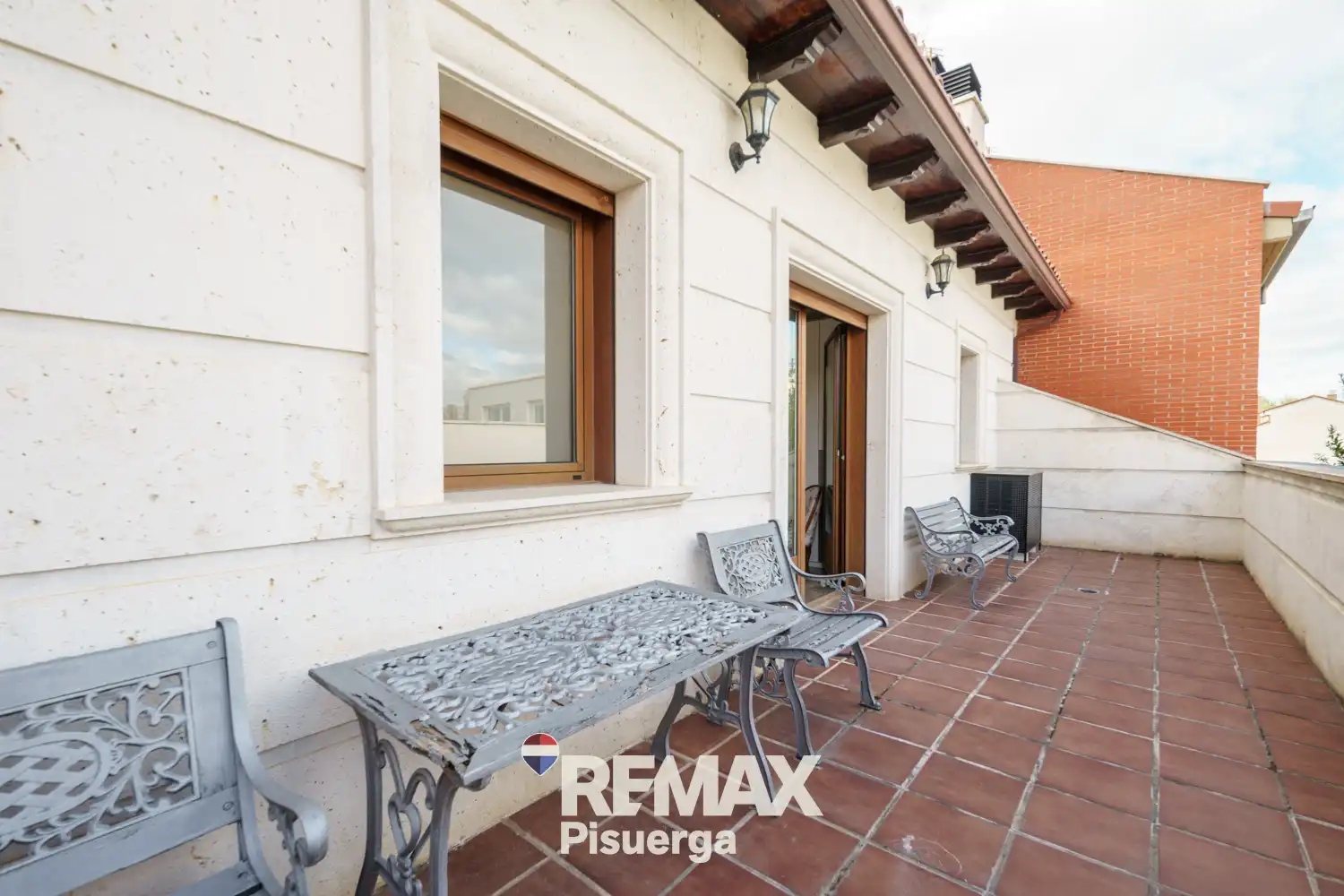 Terraza de Casa o chalet en venta en Laguna de Duero con Aire acondicionado, Calefacción y Jardín privado