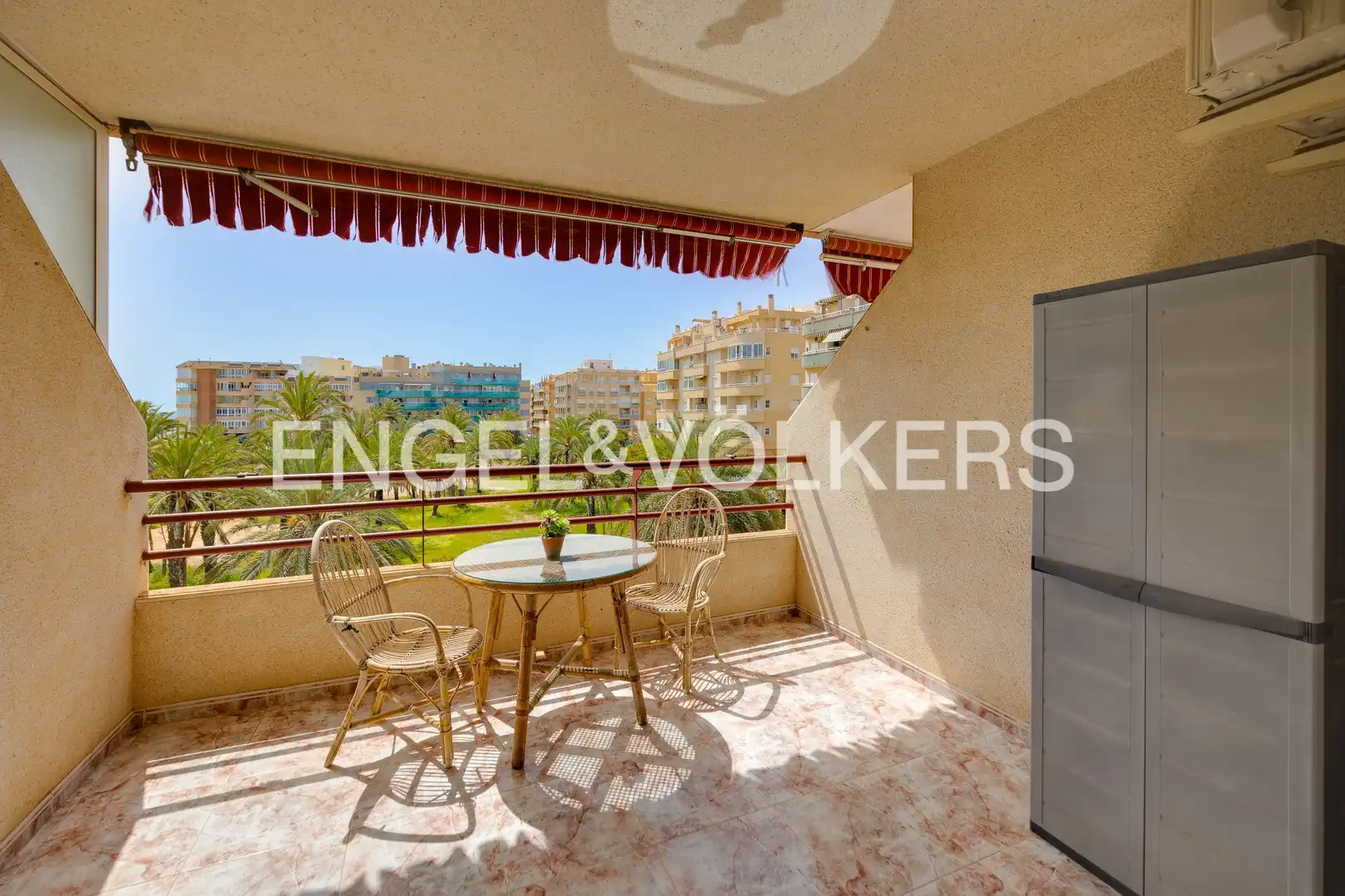 Terrasse von Wohnung zum Verkauf in Torrevieja mit Klimaanlage, Heizung und Terrasse