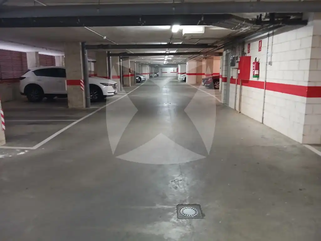 Parking of Flat for rent in Badajoz  with Air Conditioner, Private garden and Terrace