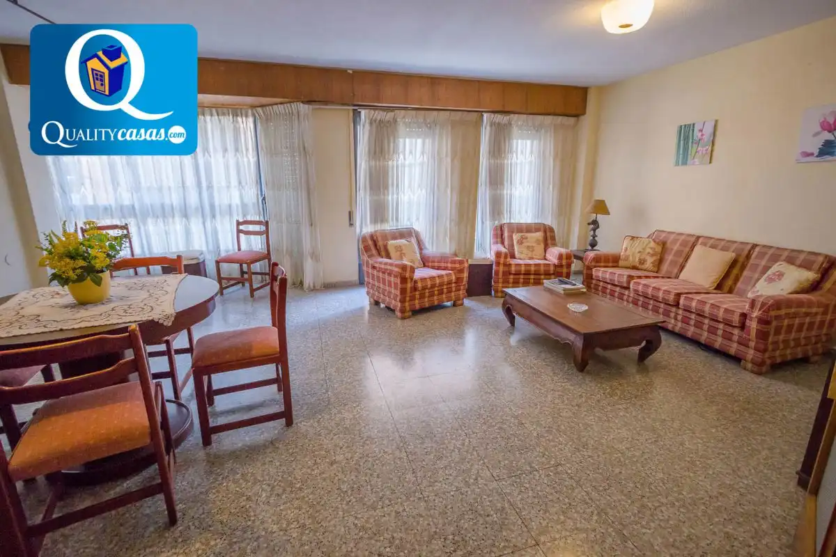 Piso con terraza en venta en Centro