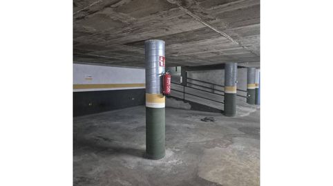Foto 4 de Garatge de lloguer a Calle Castell de Peralada, Eixample Sud – Migdia, Girona Capital