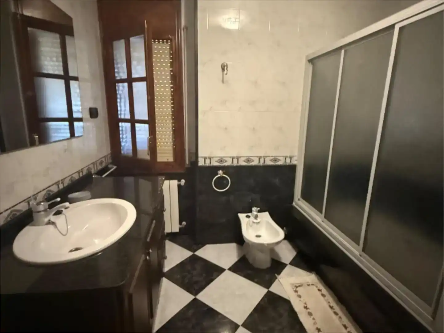 Baño de Piso de alquiler en Castellar con Aire acondicionado, Amueblado y Balcón