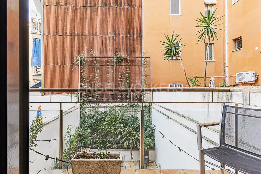 Terrassa de Casa adosada en venda en Barcelona amb Aire condicionat, Calefacció i Jardí privat