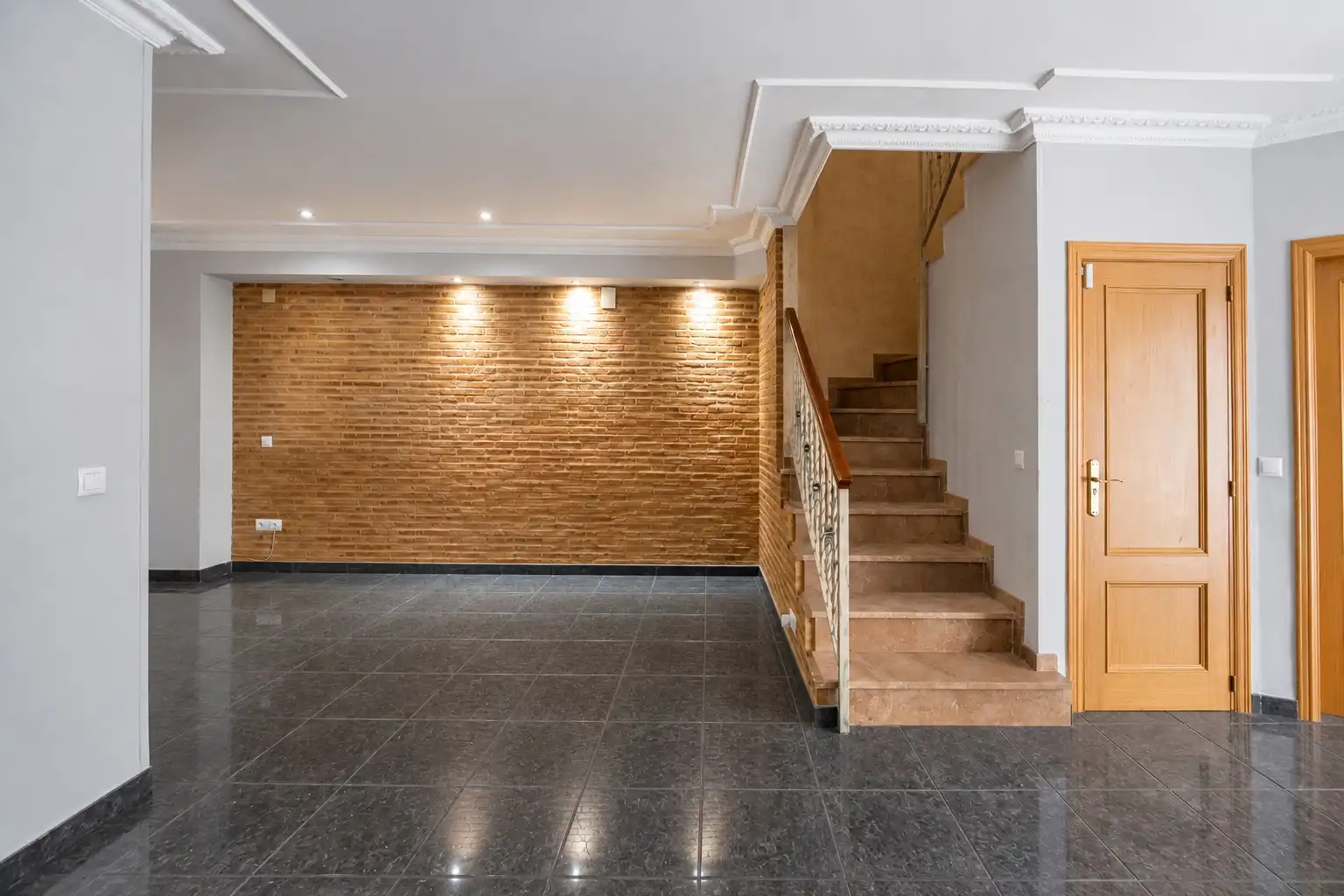 Casa o chalet en venta en Chiva con Jardín privado, Terraza y Piscina