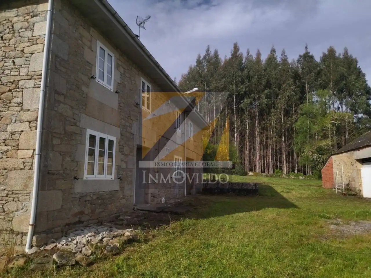 Vista exterior de Casa o xalet en venda en Cospeito amb Calefacció, Jardí privat i Parquet