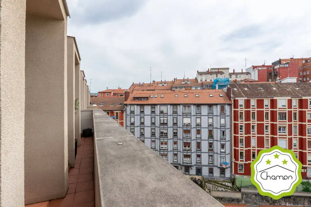 Flat for sale in Iralabarri