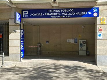 Individuel à louer à Paseo de Juan Antonio Vallejo-Nájera Botas 34