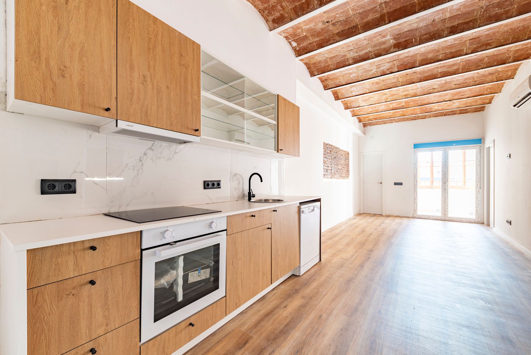 Cocina de Piso en venta en L'Hospitalet de Llobregat con Aire acondicionado, Calefacción y Terraza