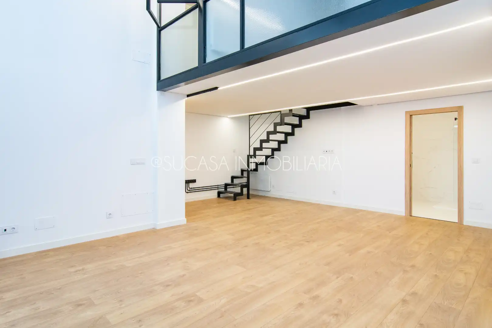Loft de lloguer en A Coruña Capital  amb Calefacció, Parquet i Forn