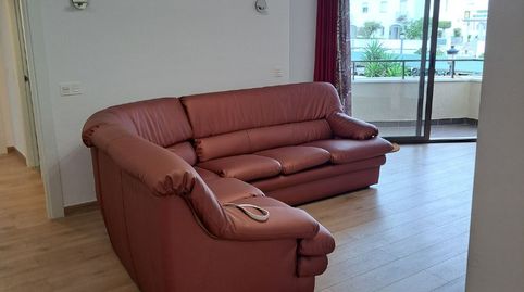 Foto 3 de Piso en venta en Avenida del Coral, 42, Nueva Atalaya, Estepona