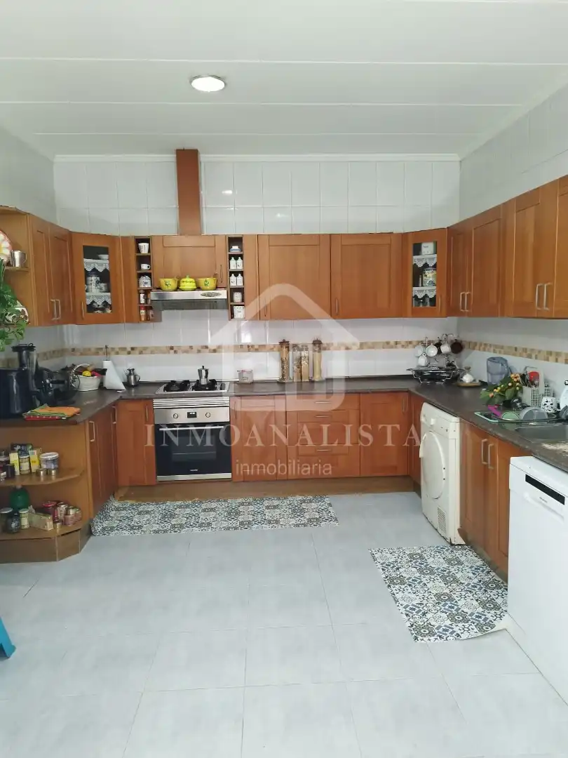 Kitchen of Houses for sale in Requena  with Air Conditioner, Terrace and Storage room