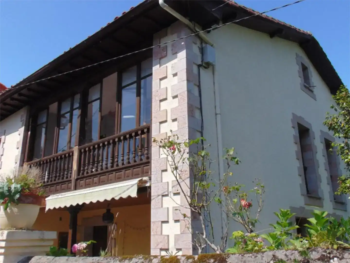 Vista exterior de Casa o chalet en venta en Llanes con Balcón