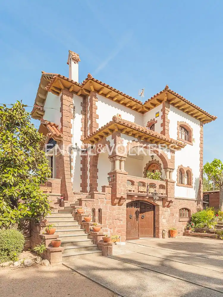 Exterior view of Houses for sale in Sant Cugat del Vallès  with Air Conditioner, Heating and Private garden