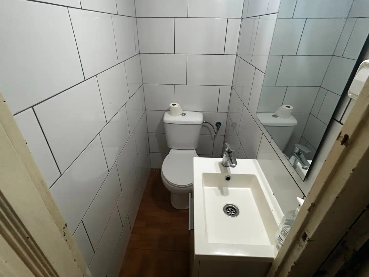 Baño de Local en traspaso en Barcelona con Aire acondicionado y Amueblado