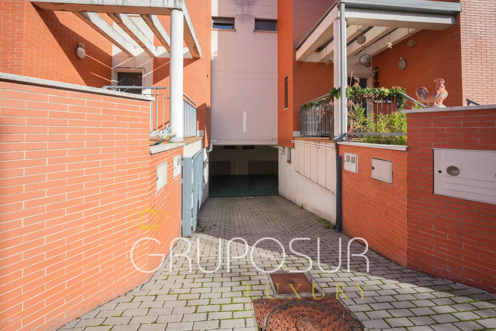Vista exterior de Casa adosada en venda en Valladolid amb Calefacció, Jardí privat i Parquet