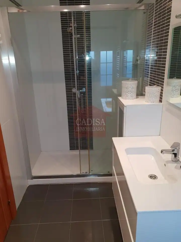 Bany de Àtic en venda en Salamanca amb Calefacció, Terrassa i Moblat