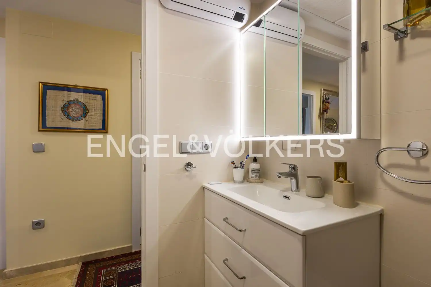 Bathroom of Flat for sale in Ador  with Air Conditioner, Heating and Private garden