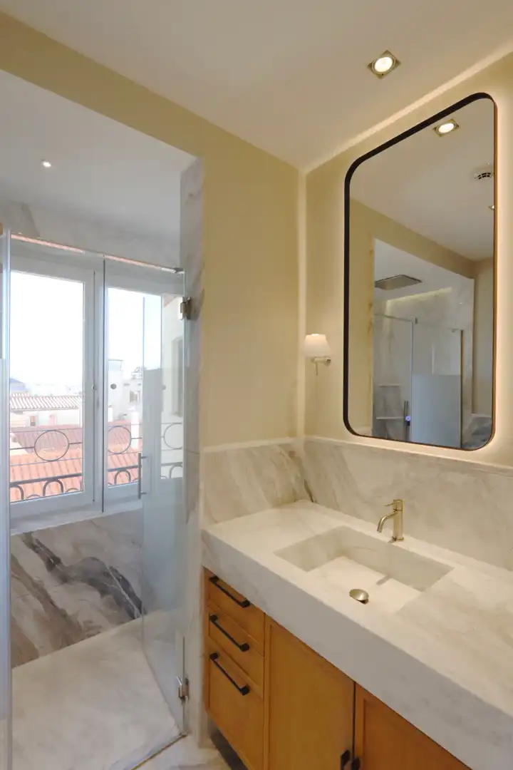 Baño de Ático en venta en Madrid con Aire acondicionado, Calefacción y Jardín privado